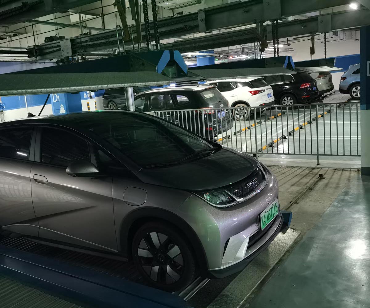 雨城四柱家用立體車庫設備操作須知